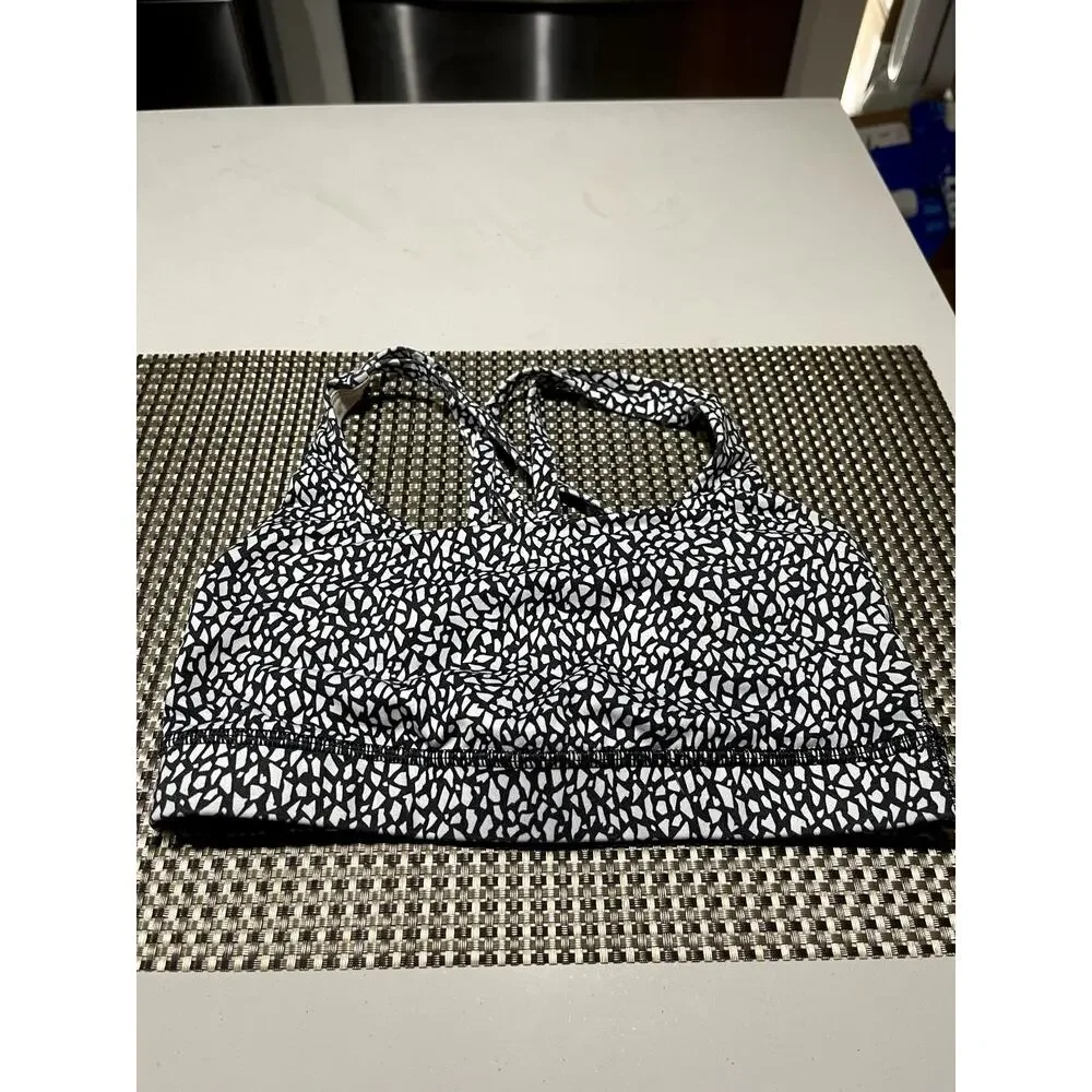 Lululemon Energy Bra Size 4 EUC Miss Mosaic Black